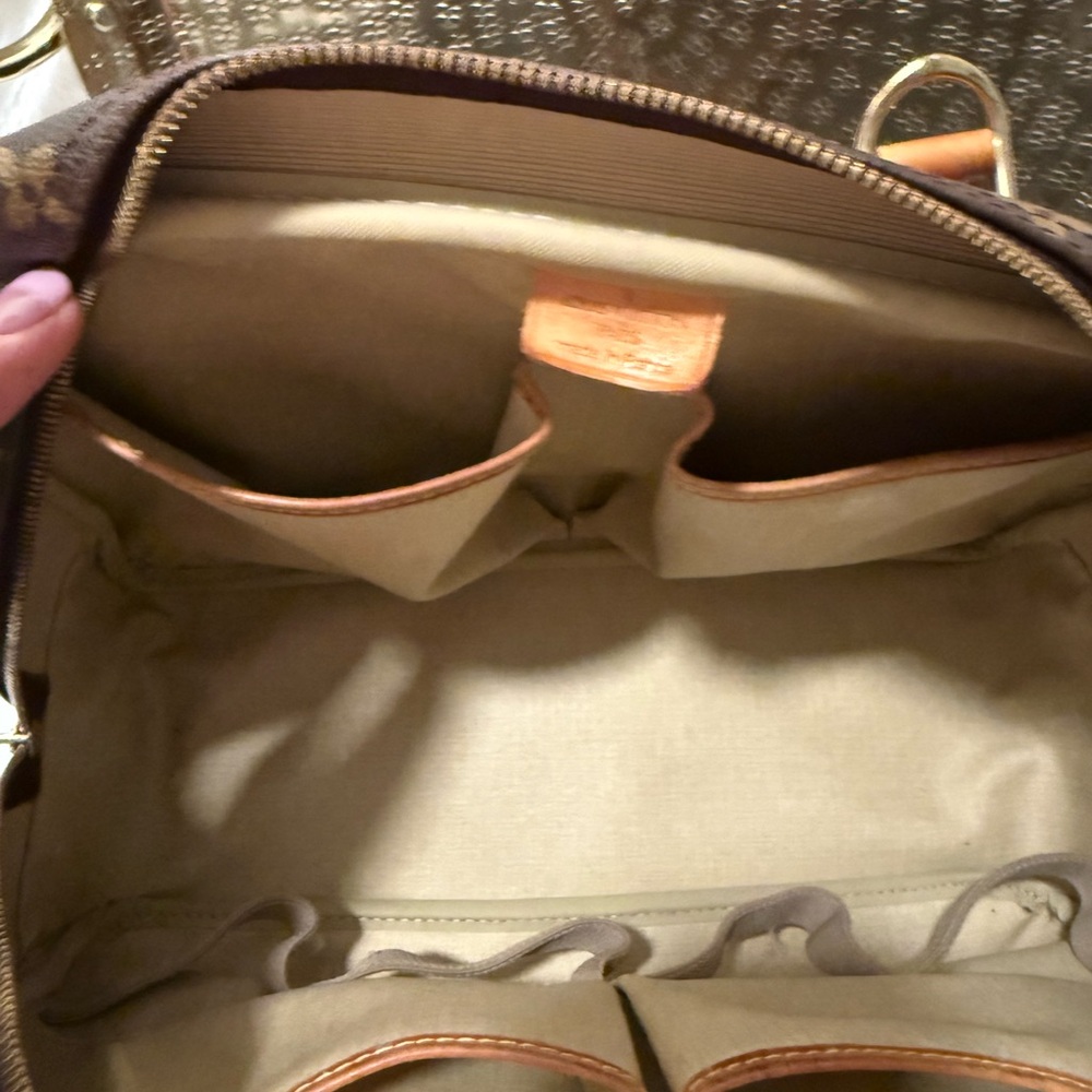 Louis Vuitton Monogram Deuville Bag - Picture 13 of 14